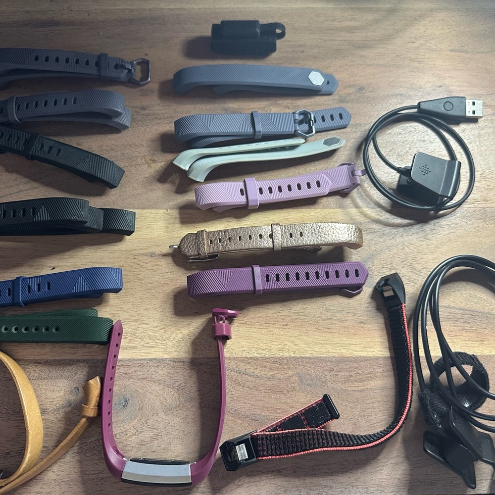 FitBit Alta HR Activity Tracker with 15 bands, 1 magnetic loop and two chargers